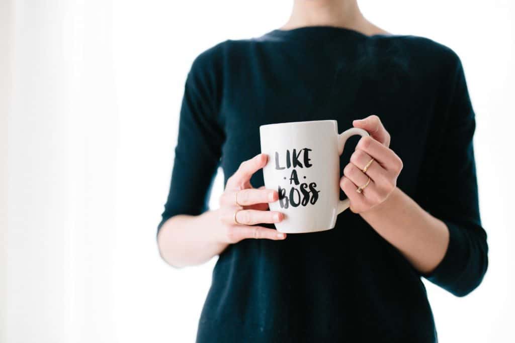 brooke-lark-nMffL1zjbw4-unsplash justine lackey ny virtual bookkeeperseparate business bank account freelancer business bank account